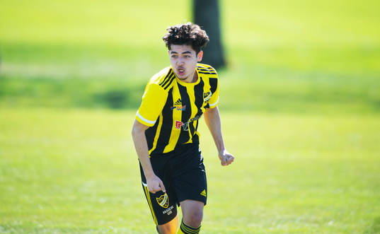  IFK Hässleholms Alireza Nasari jublar