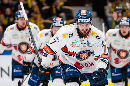 Växjös Hardy Häman Aktell jublar