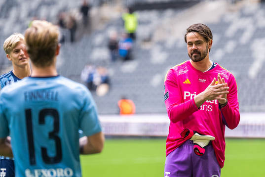 Djurgårdens målvakt Tommi Vaiho jublar
