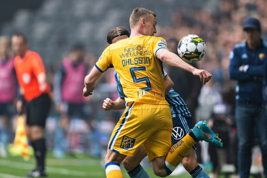 IFK Göteborgs Sebastian Ohlsson mot Djurgårdens Elias