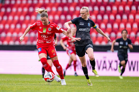 Örebros Louise Lillbäck och Växjö DFFs Emma Pennsäter