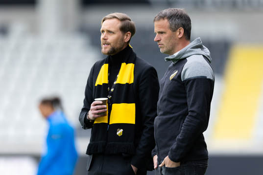 Häckens klubbchef Marcus Jodin och tränare Robert