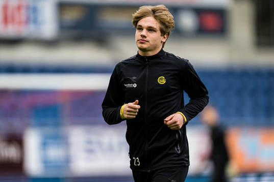 Jeppe Kjær Jensen of Bodø/Glimt warms up ahead of the Eliteserien match between Aalesund and Bodø/Glimt on April 23, 2023 in Ålesund.