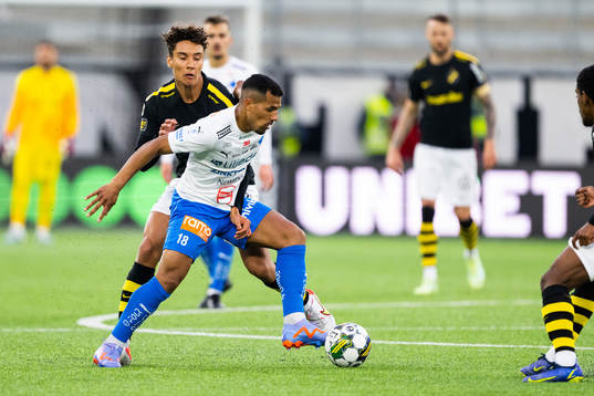 AIKs Robin Tihi och Värnamos Wenderson Oliveira do