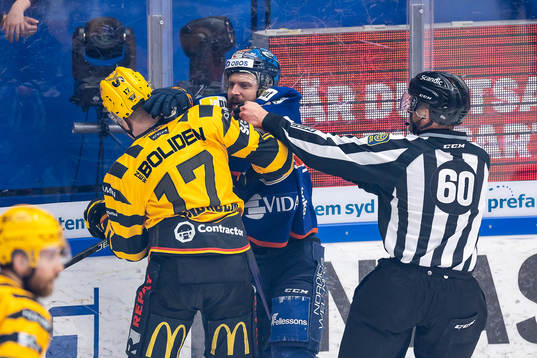 Bråk mellan Skellefteås Pär Lindholm och Växjös Lukas