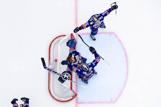 Växjös målvakt Emil Larmi, Hardy Häman Aktell och Joel