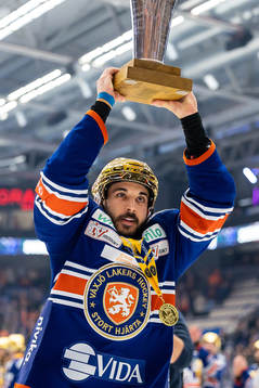 Växjös Jayden Halbgewachs jublar