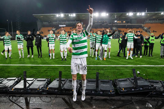 Västerås SKs Max Larsson jublar