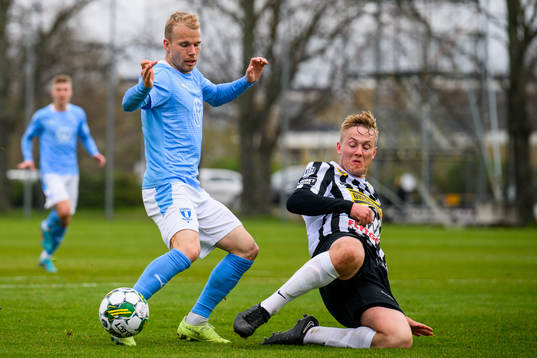 Malmö FFs Oscar Lewicki och Landskronas Jesper Strid