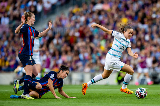 Keira Walsh of Barcelona, Marta Torrejon of Barcelona and