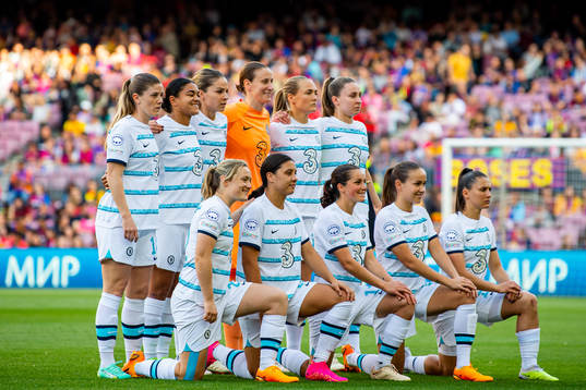  Maren Mjelde, Jessica Carter, Melanie Leupolz, goalkeeper Ann-Katrin Berger, Magdalena Eriksson and Niamh Charles. Front left: Erin Cuthbert, Samantha Kerr, Jessie Fleming, Guro Reiten and Eve Périsset.
