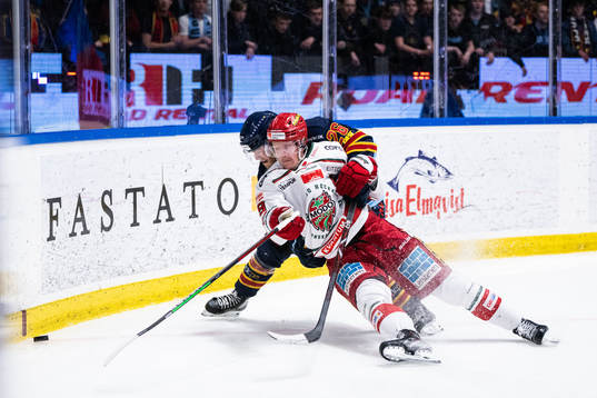Djurgårdens Emil Berglund och Modos Erik Karlsson