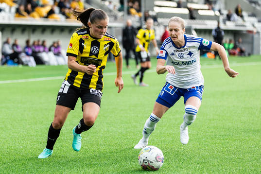 Häckens Hanna Wijk och IFK Norrköpings Sabina Ravnell