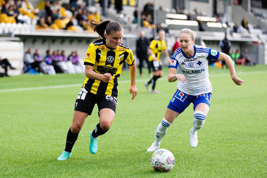 Häckens Hanna Wijk och IFK Norrköpings Sabina Ravnell