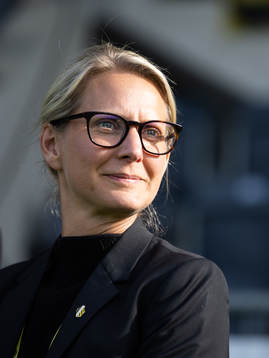 Vice klubbchef och kommunikationschef Malin Fahlén innan fotbollsmatchen i Damallsvenskan mellan Häcken och IFK Norrköping den 28 april 2023 i Göteborg. 