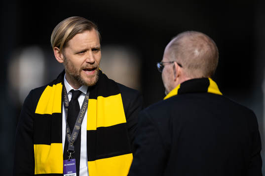 Häckens klubbchef Marcus Jodin och ordförande Anders Billström innan fotbollsmatchen i Damallsvenskan mellan Häcken och IFK Norrköping den 28 april 2023 i Göteborg. 