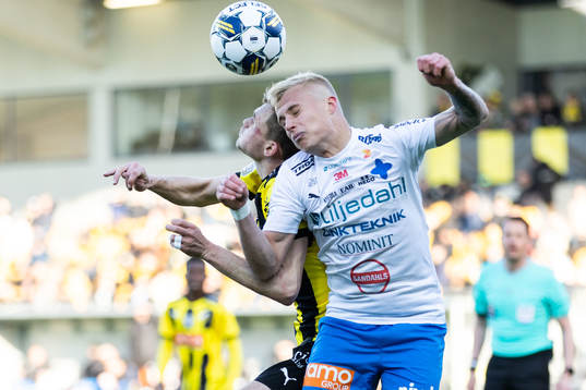 Värnamos Viktor Bergh och Häckens Oscar Uddenäs
