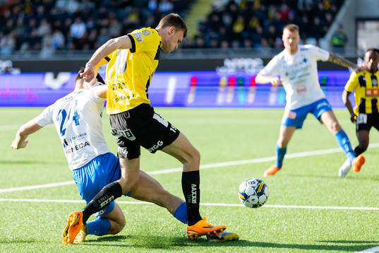 Häckens Oscar Uddenäs och Värnamos Emin Grozdanic