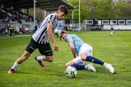 Landskronas Camil Jebara  och Gefles Niclas Håkansson