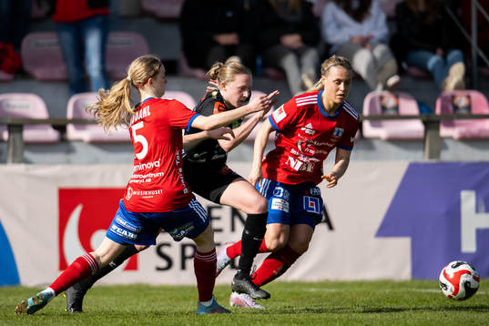 Vittsjös Hannah Sjödahl och Nellie Persson  mot Örebros Audrey Harding