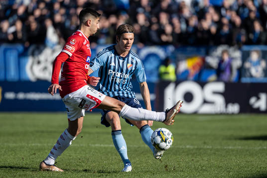 Degerfors Peter Gwargis och Djurgårdens Elias Andersson