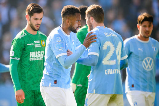 Malmö FFs Isaac Kiese Thelin i samtal med Lasse Nielsen