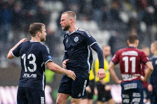 Utsiktens Erik Gunnarsson och Alexander Faltsetas jublar