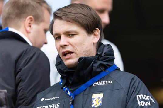  IFK Göteborgs tekniska direktör Ola Larsson på läktaren innan fotbollsmatchen i Allsvenskan mellan IFK Göteborg och IFK Norrköping den 1 maj 2023 i Göteborg. 