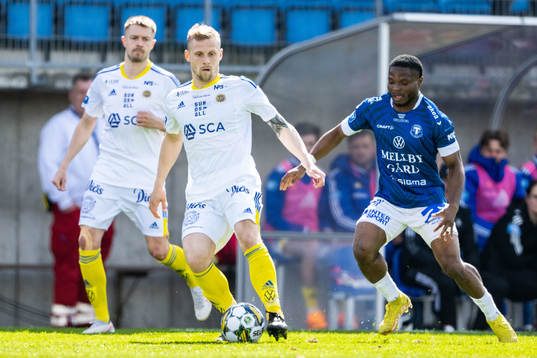 GIF Sundsvalls Erik Andersson och Trelleborgs Henry Offia