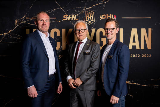 Johan Lindbom, tränare HV71, Anders Wilander och Peter