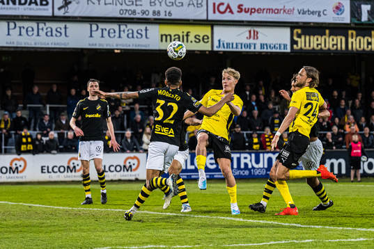 Mjällbys Max Fenger och AIKs Rui Modesto