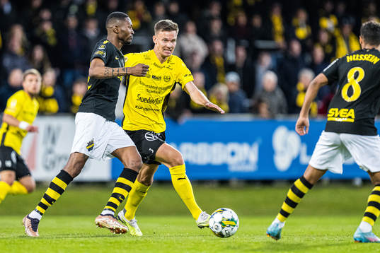 Mjällbys Arvid Brorsson och AIKs Aboubakar Keita