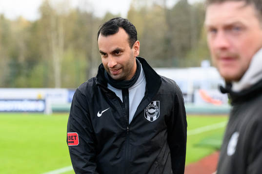 Brommapojkarnas tränare Andreas Engelmark innan