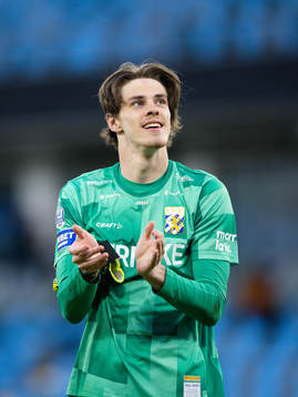 IFK Göteborgs målvakt Adam Benediktsson jublar