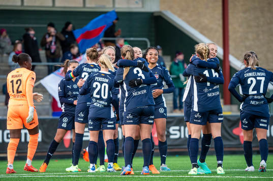 Jubel bland FC Rosengårds spelare