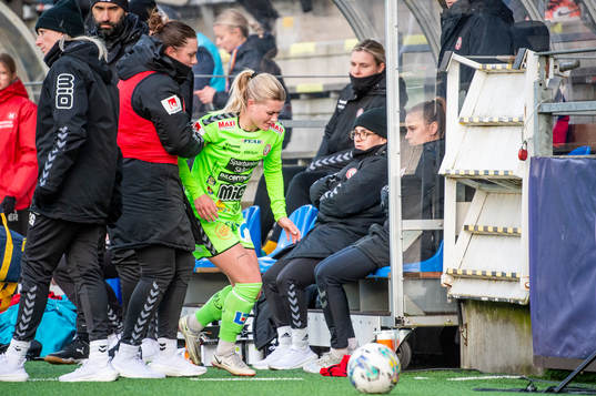 Kristianstads Tilda Persson skadas och byts ut