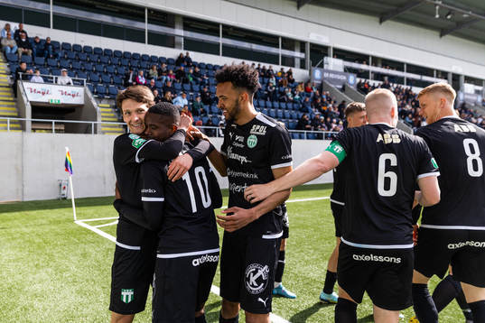 Västerås SKs Jaheem Burke jublar efter 0-1