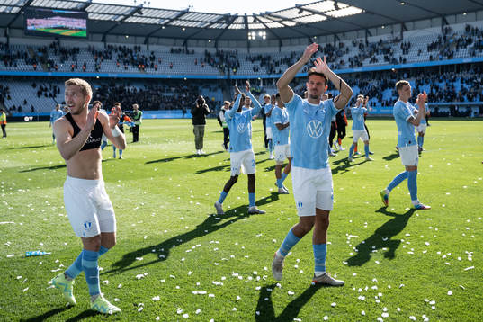 Malmö FFs Anton Tinnerholm och Stefano Vecchia jublar