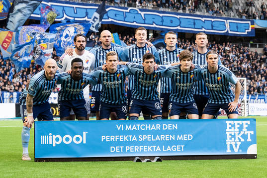  målvakt Tommi Vaiho, Marcus Danielson,  Jesper Löfgren, Piotr Johansson, Victor Edvardsen, Magnus Eriksson, Joel Asoro, Hampus Finndell, Gustav Wikheim, Oliver Berg och Elias Andersson inför fotbollsmatchen i Allsvenskan mellan Djurgården och Kalmar den 8 maj 2023 i Stockholm. 