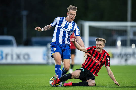 IFK Göteborgs Linus Carlstrand och Brommapojkarnas Samuel