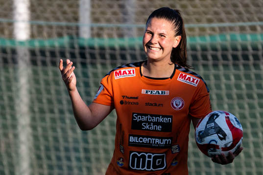 Kristianstads Josefin Harrysson reagerar