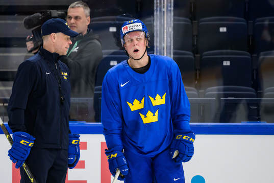Assistant coach Nicklas Rahm and Fabian Zetterlund of