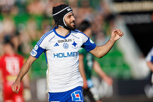 IFK Norrköpings Kristoffer Khazeni jublar efter 1-3