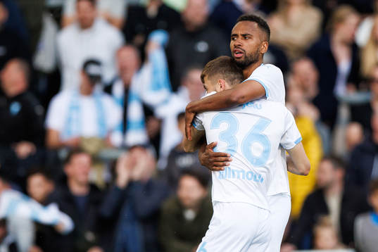 Malmö FFs Patriot Sejdiu och Isaac Kiese Thelin jublar