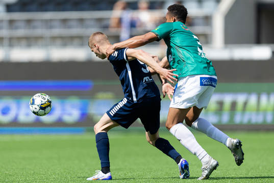 Utsiktens Lucas Hedlund och Brages Eirik Asante Gayi