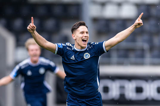 Utsiktens Emir Bosnic jublar