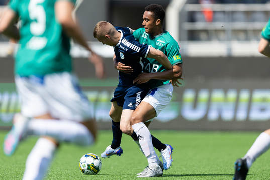Utsiktens Lucas Hedlund och Brages Eirik Asante Gayi