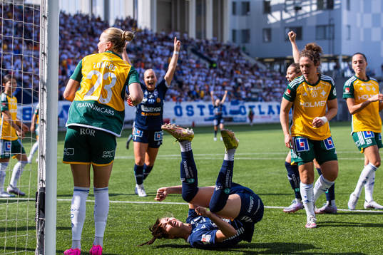 Linköpings Nellie Karlsson gör 1-0
