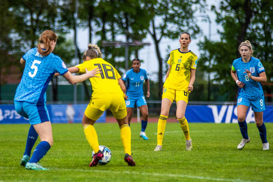 Bella Andersson of Sweden