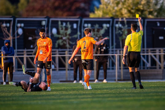 Torns IFs Alex Sjöholm får gult kort